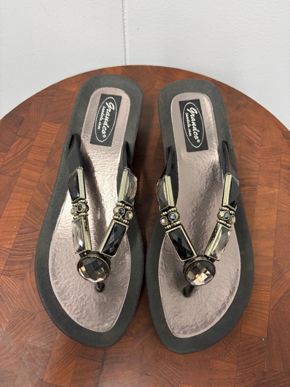 Grandco Beaded  Jeweled Thong Sandals Women's Size 7